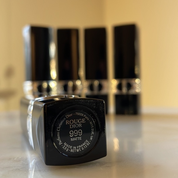 Rouge Dior Velvet Refillable Lipstick Shade 999 Velvet Red (1) - Picture 6 of 8